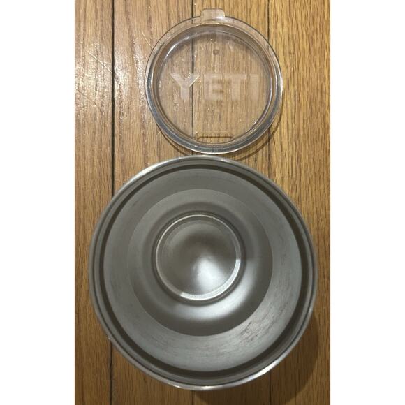 Yeti Rambler 30 oz Tumbler in Blue/White Ombre - Picture 5 of 7